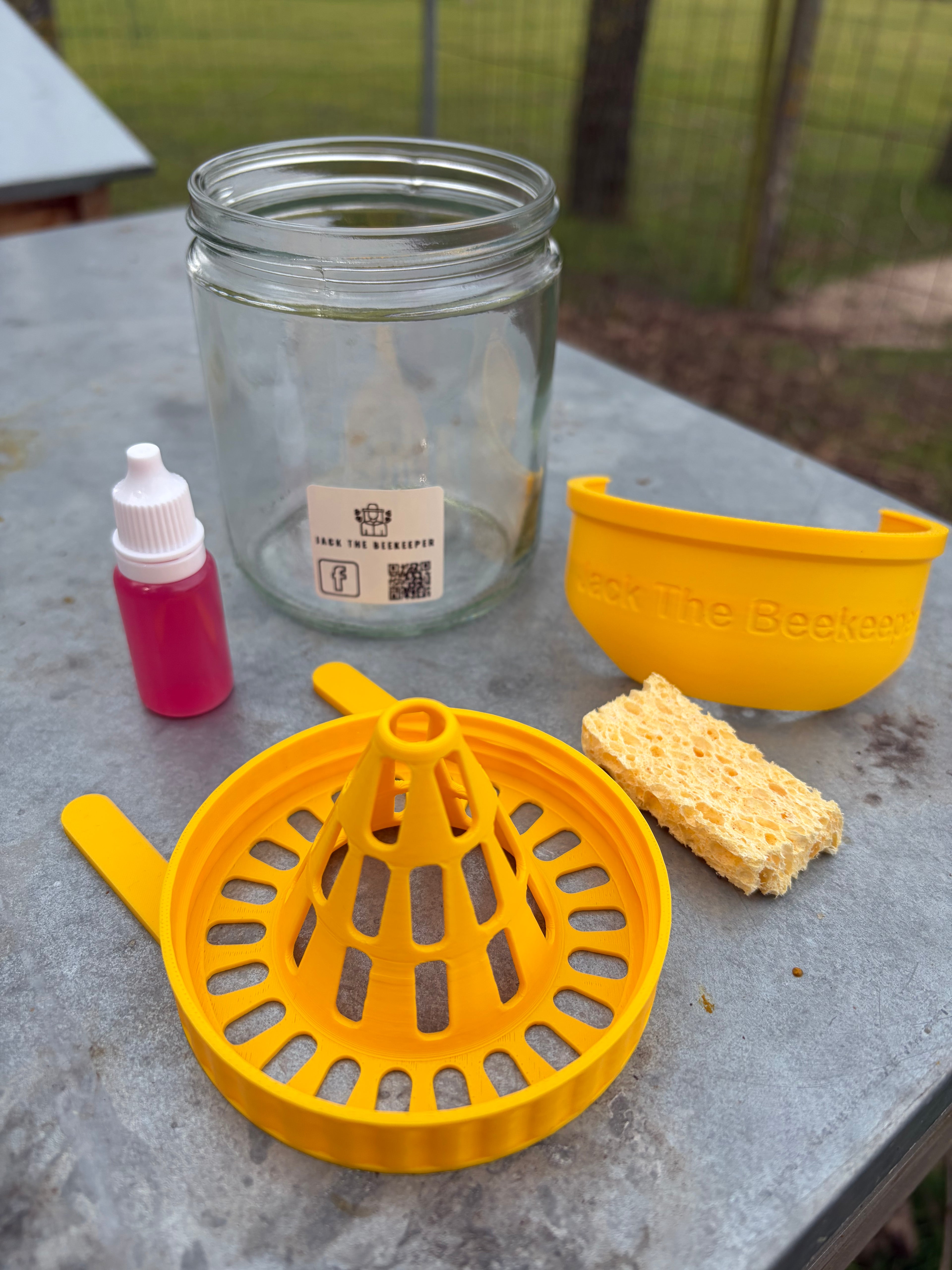 Hoornaarval in tuinomgeving tegen Aziatische hoornaar - Jack The Beekeeper Waregem